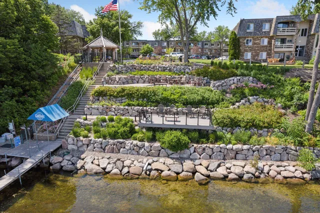 $180,000 | 4407 Wilshire Boulevard, Unit 305, Mound, MN 55364