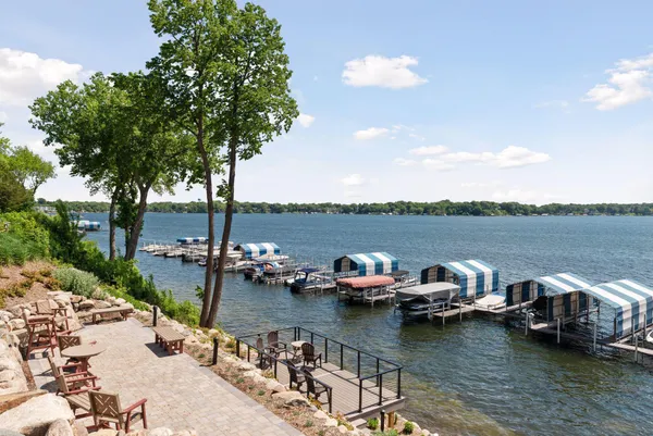 $180,000 | 4407 Wilshire Boulevard, Unit 305, Mound, MN 55364