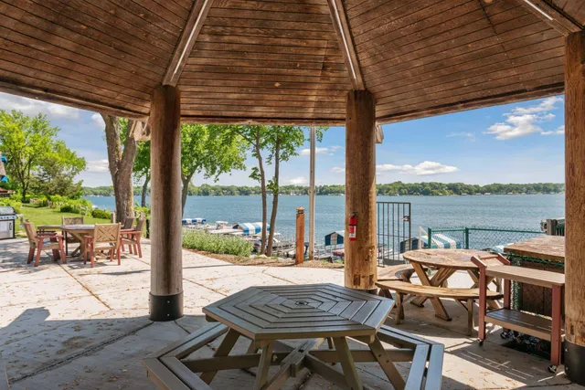 $180,000 | 4407 Wilshire Boulevard, Unit 305, Mound, MN 55364