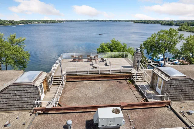 $180,000 | 4407 Wilshire Boulevard, Unit 305, Mound, MN 55364