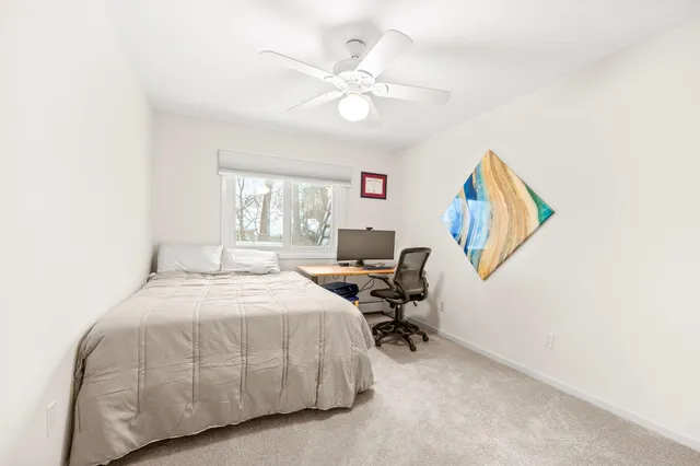 $180,000 | 4407 Wilshire Boulevard, Unit 305, Mound, MN 55364