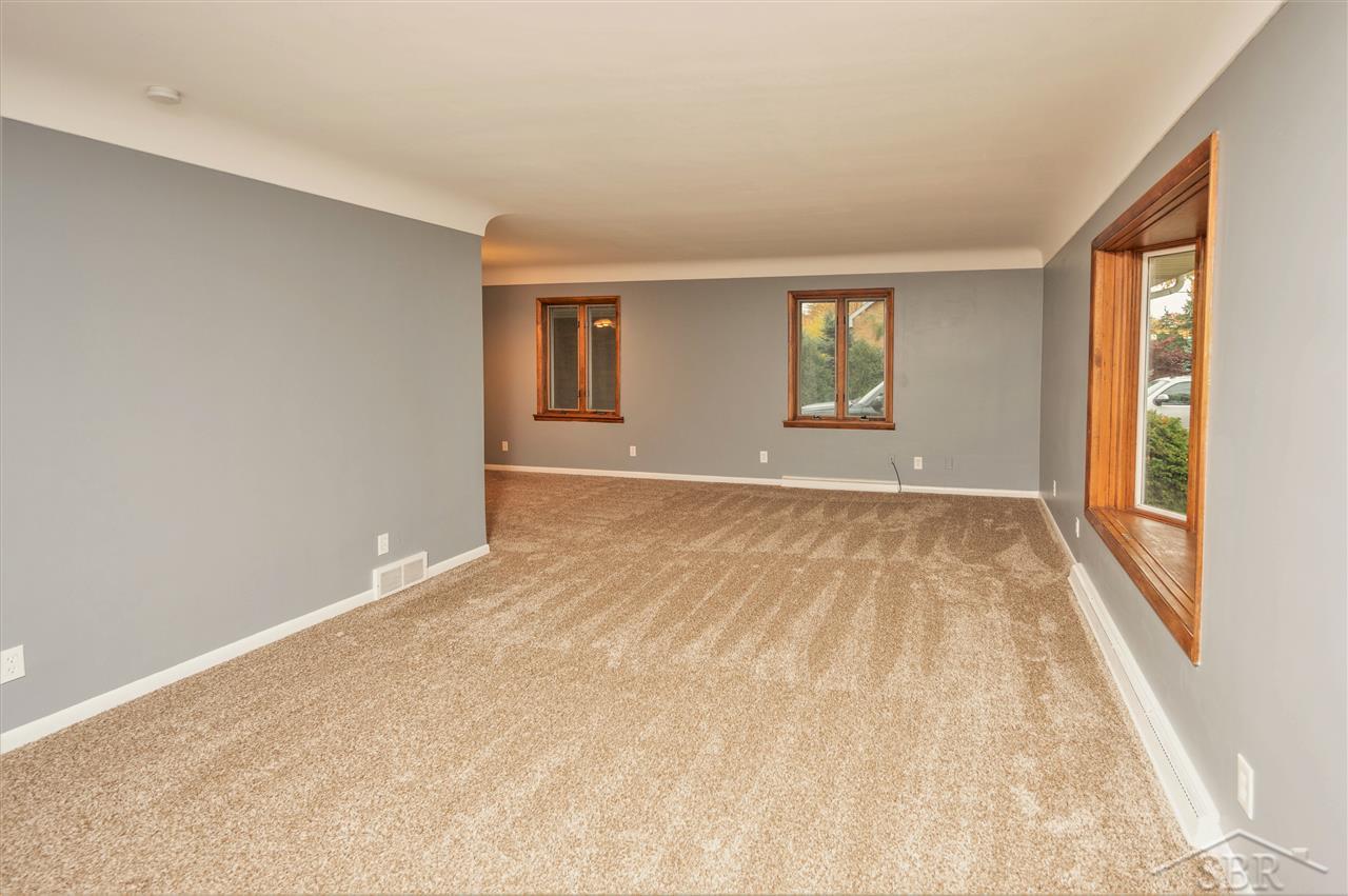 2824 Shattuck Road Saginaw, MI 48603 - Photo 7 of 21 50027439-6.JPG