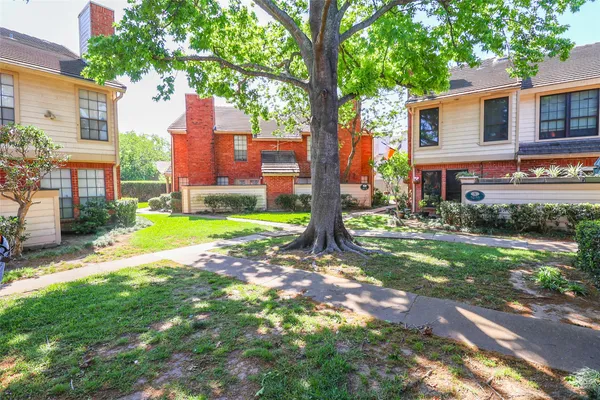 $124,900 | 2211 South Kirkwood Road, Unit 51, Houston, TX 77077
