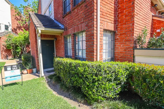 $124,900 | 2211 South Kirkwood Road, Unit 51, Houston, TX 77077