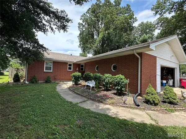 $265,000 | 900 Hawthorn Drive, Sikeston, MO 63801