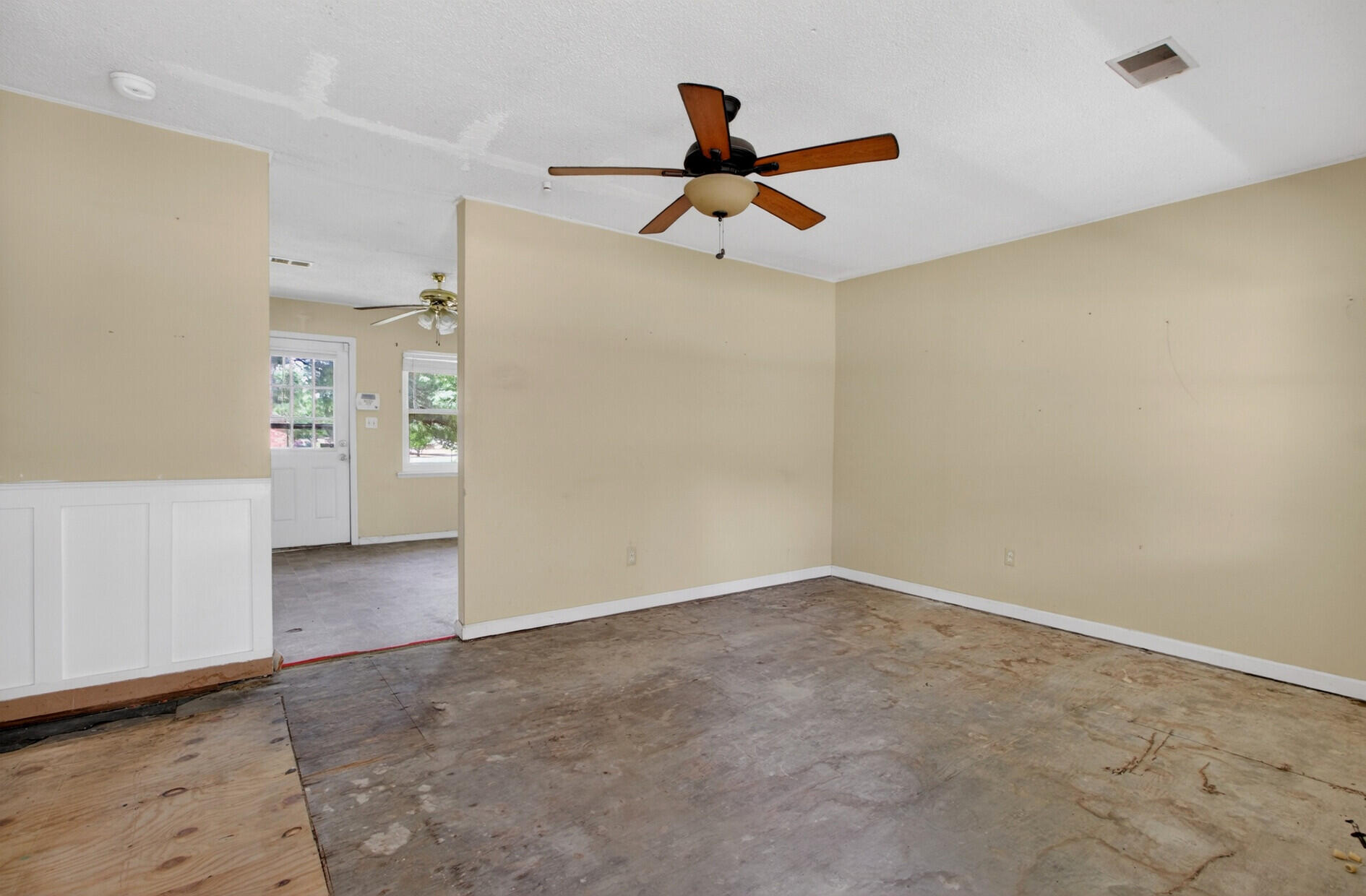 102 Montegue Street Santee, SC 29142 - Photo 12 of 35 27_27_mls