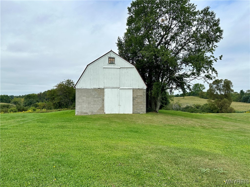 1745 Highway 78 Java, NY 14082 - Photo 48 of 49 Barn