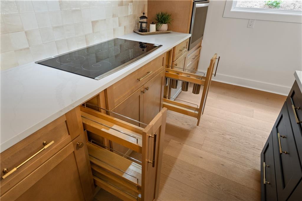 670 Riverside Road Roswell, GA 30075 - Photo 13 of 53