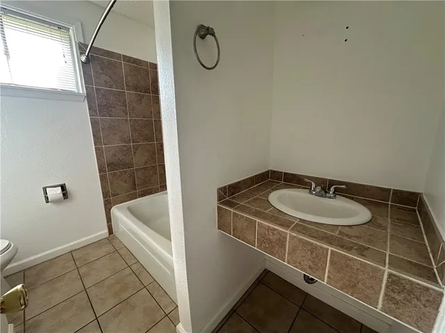 $1,600 | 2125 Edenborn Avenue, Metairie, LA 70001