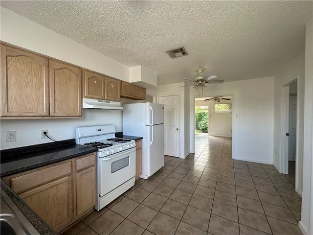 $1,600 | 2125 Edenborn Avenue, Metairie, LA 70001