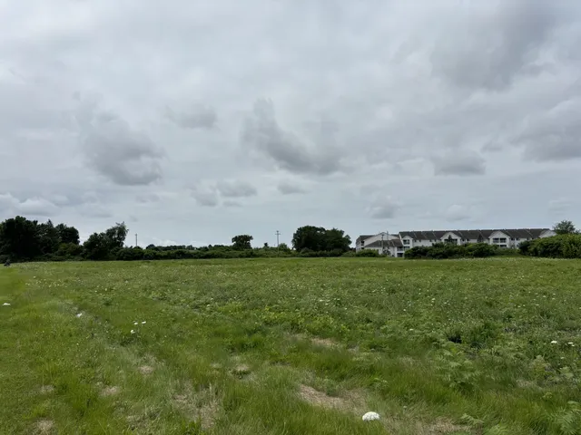 $699,999 | 0 Fairplain Drive, Benton Harbor, MI 49022