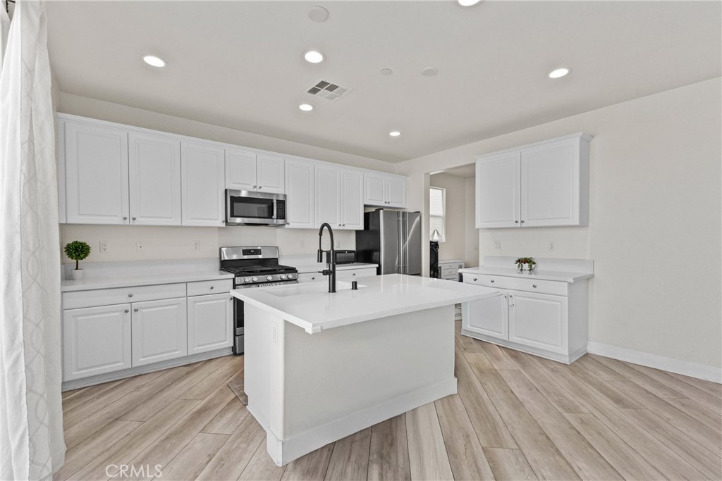 30342 Singer Lane Menifee, CA 92584 - Photo 7 of 48