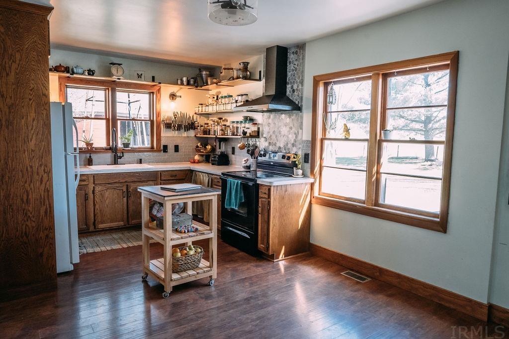 18889 9th Road Plymouth, IN 46563 - Photo 8 of 28 Gallery Image 8