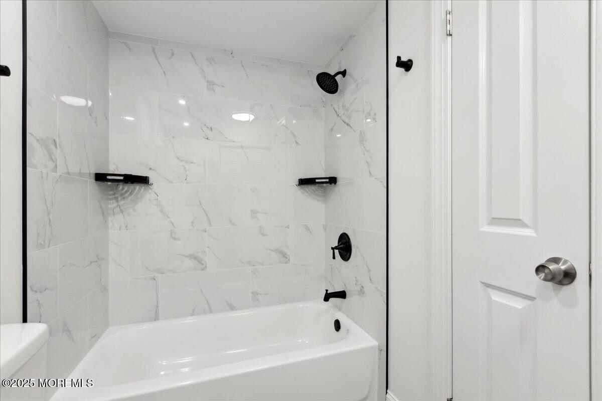 87 Arrowood Road, Unit D Manalapan, NJ 07726 - Photo 5 of 18 13-Image-15
