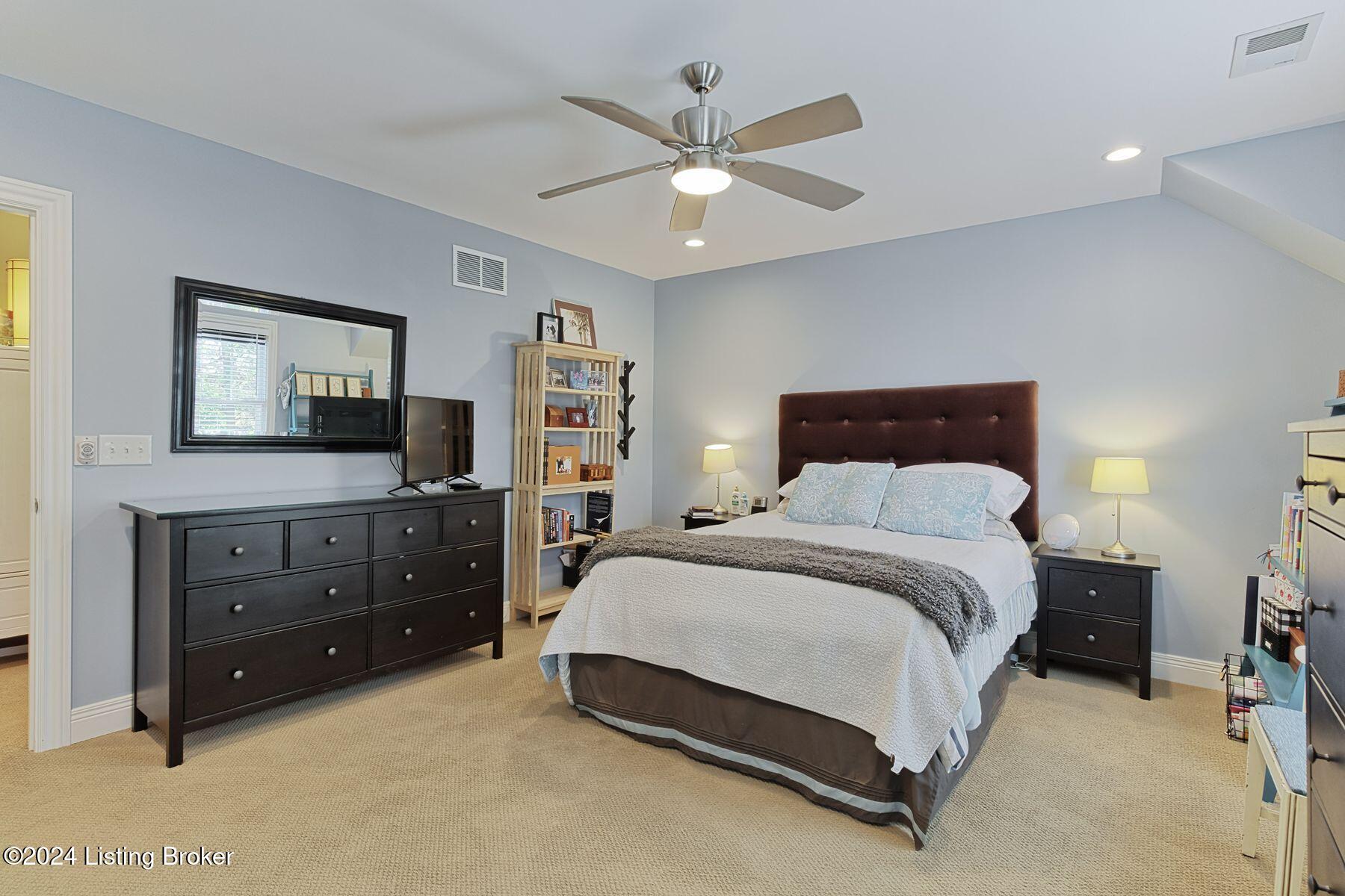 124 Ridgeway Avenue Louisville, KY 40207 - Photo 24 of 45 photo_online_024