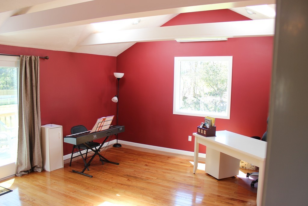 82 Shaw Farm Road Holliston, MA 01746 - Photo 8 of 25 Gallery Image 8