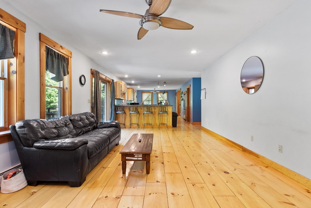 1132 Doe Valley Road Athol, MA 01331 - Photo 6 of 42