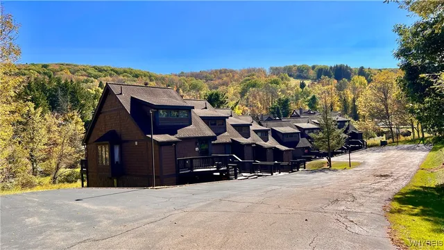 $484,900 | 105 Brookline, Ellicottville, NY 14731