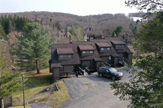 $484,900 | 105 Brookline, Ellicottville, NY 14731