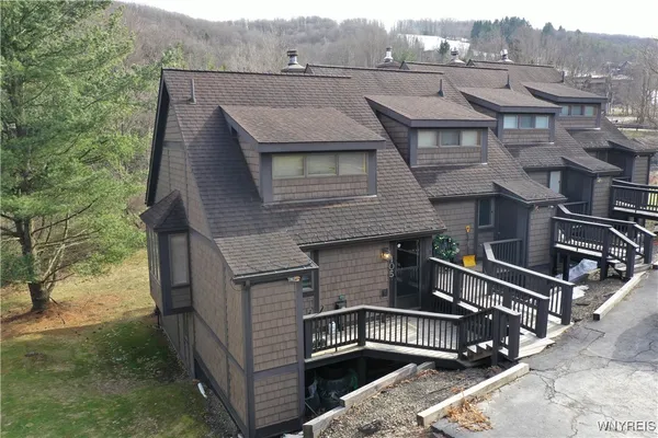 $484,900 | 105 Brookline, Ellicottville, NY 14731