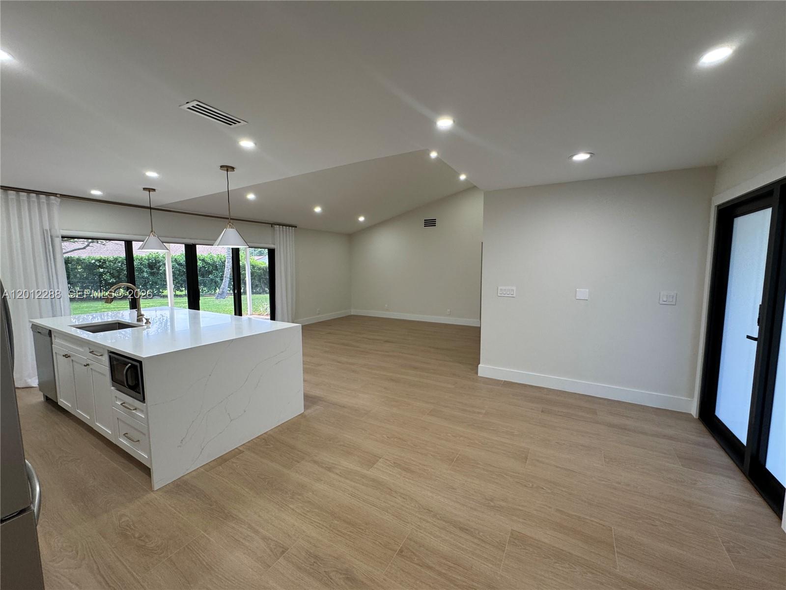 9234 Southampton Place Boca Raton, FL 33434 - Photo 3 of 22