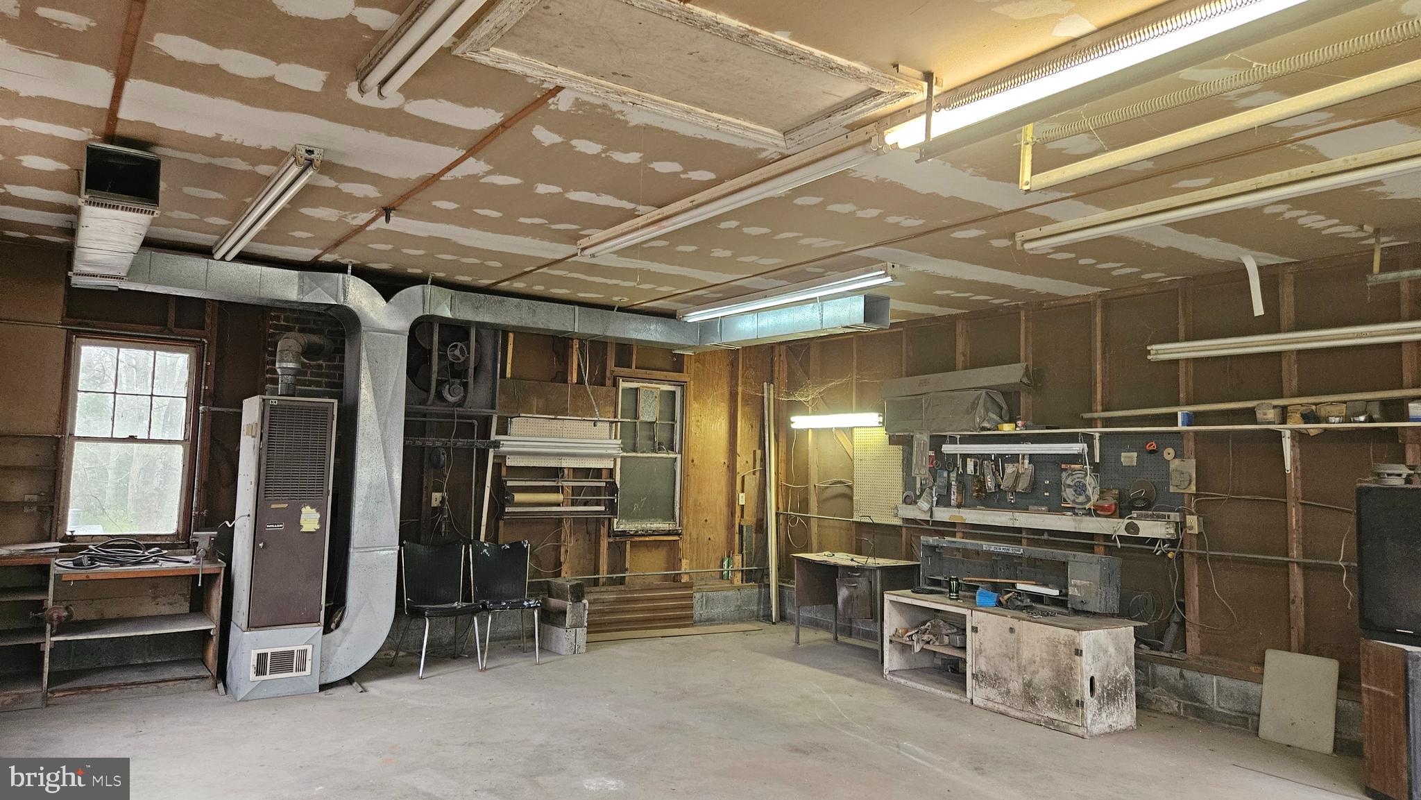 16506 Ridge Road King George, VA 22485 - Photo 7 of 24 2 car Garage/workshop
