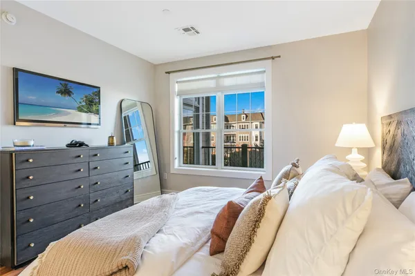 $5,999 | 990 Corporate Drive, Unit 412, Westbury, NY 11590