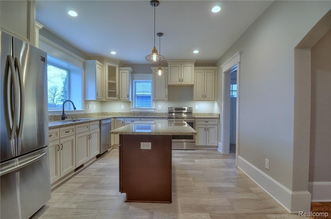 7000 Hayner Road Fowlerville, MI 48836 - Photo 8 of 31 8-Kitchen.jpg
