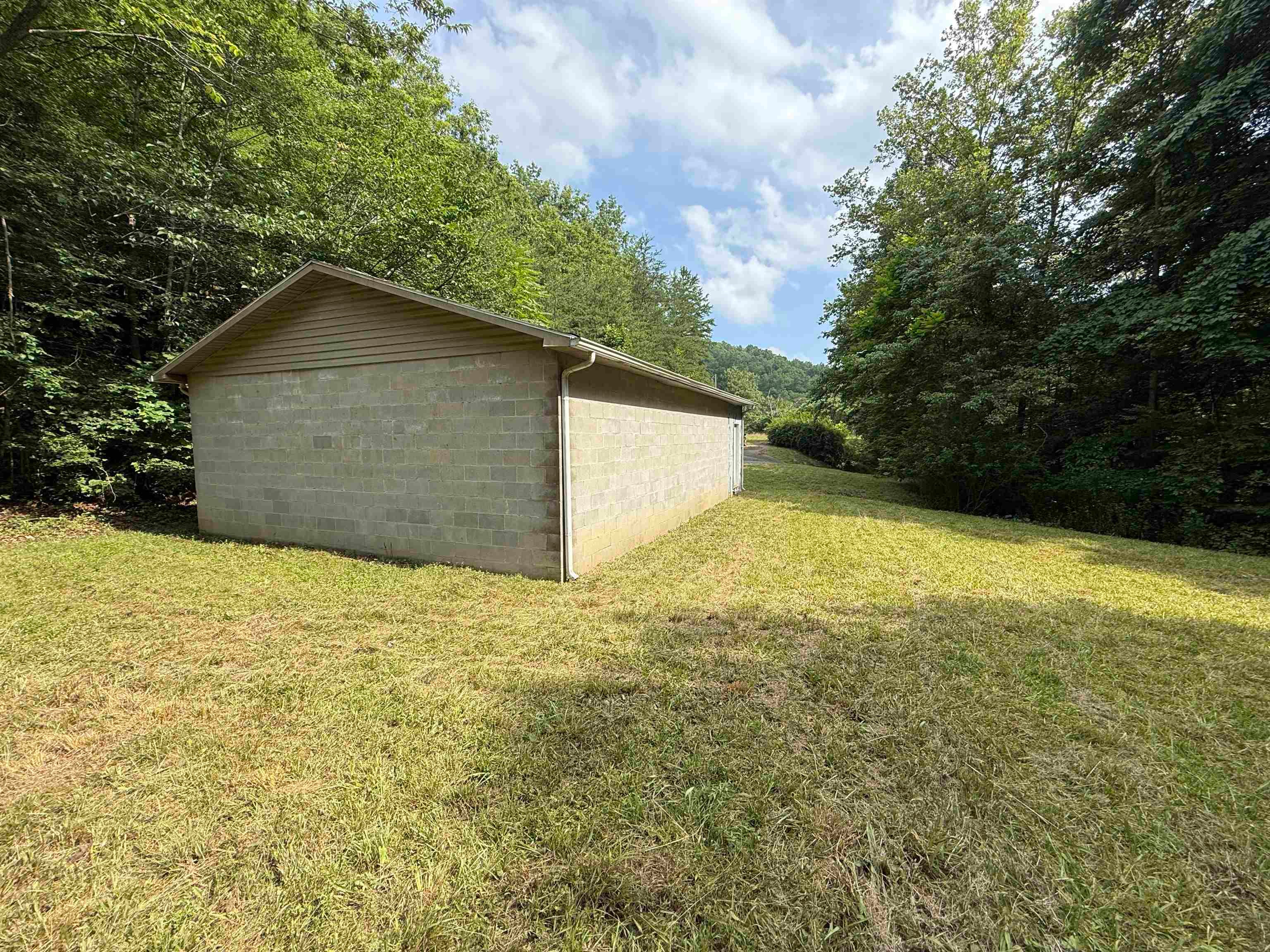 655 Drift Creek Road Genoa, WV 25517 - Photo 3 of 14 Gallery Image 3