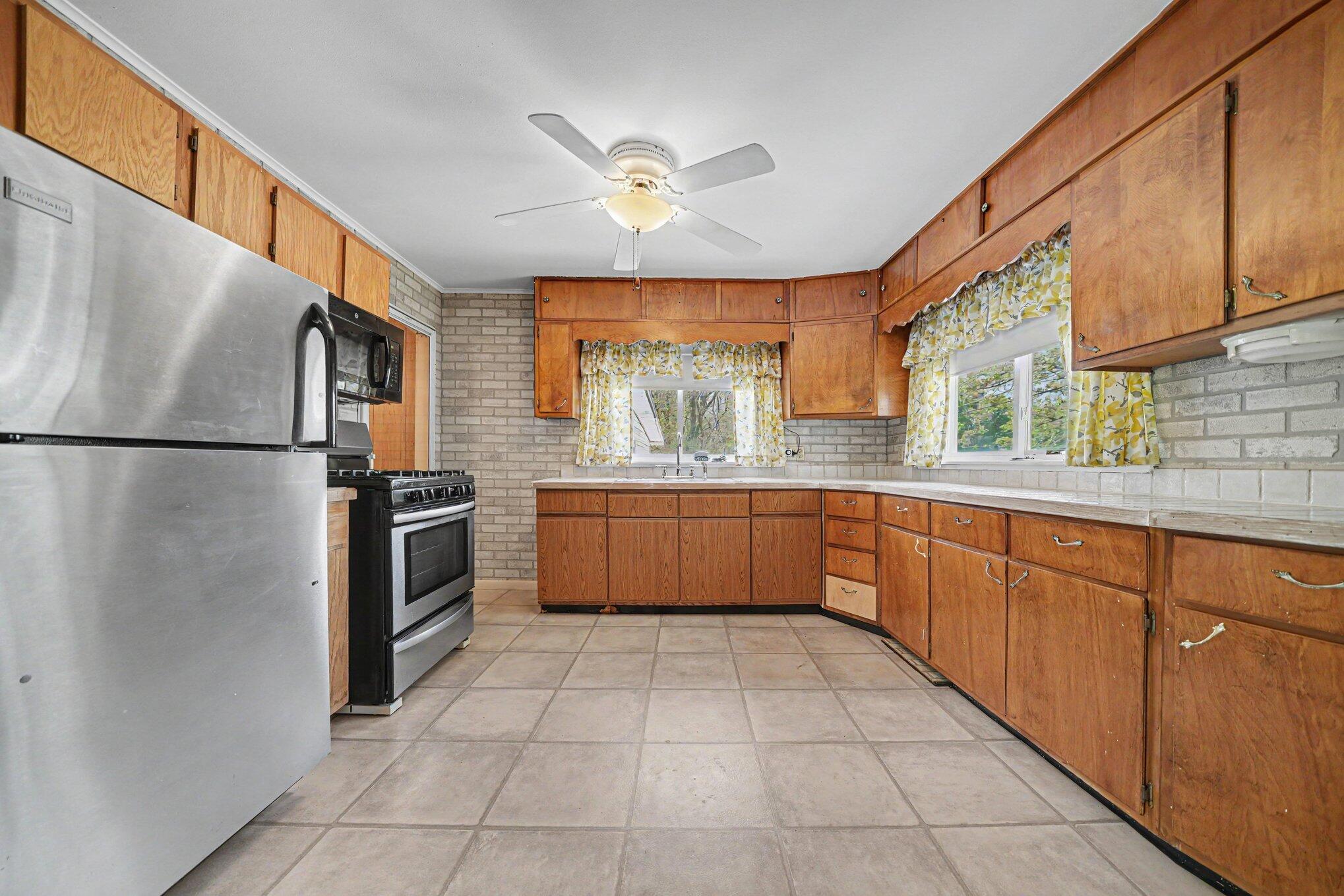 315 Pine Street Decatur, MI 49045 - Photo 14 of 31 010_file_7003