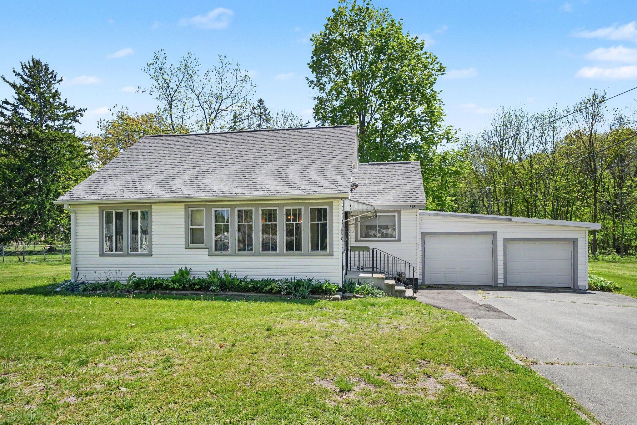 315 Pine Street Decatur, MI 49045 - Photo 2 of 31 022_file_9482