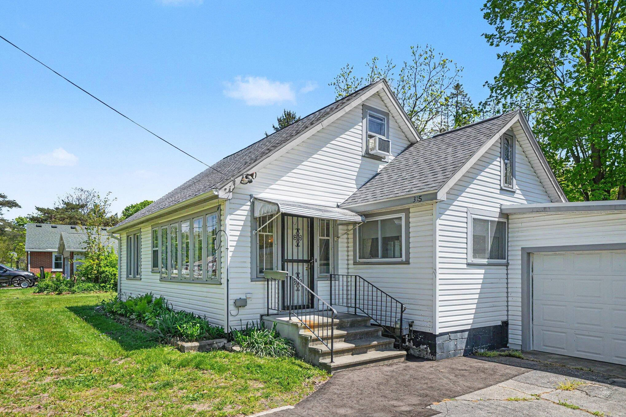 315 Pine Street Decatur, MI 49045 - Photo 3 of 31 023_file_6809