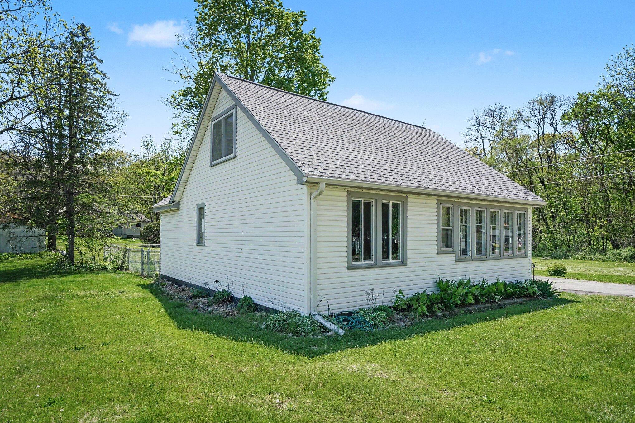315 Pine Street Decatur, MI 49045 - Photo 4 of 31 021_file_3981
