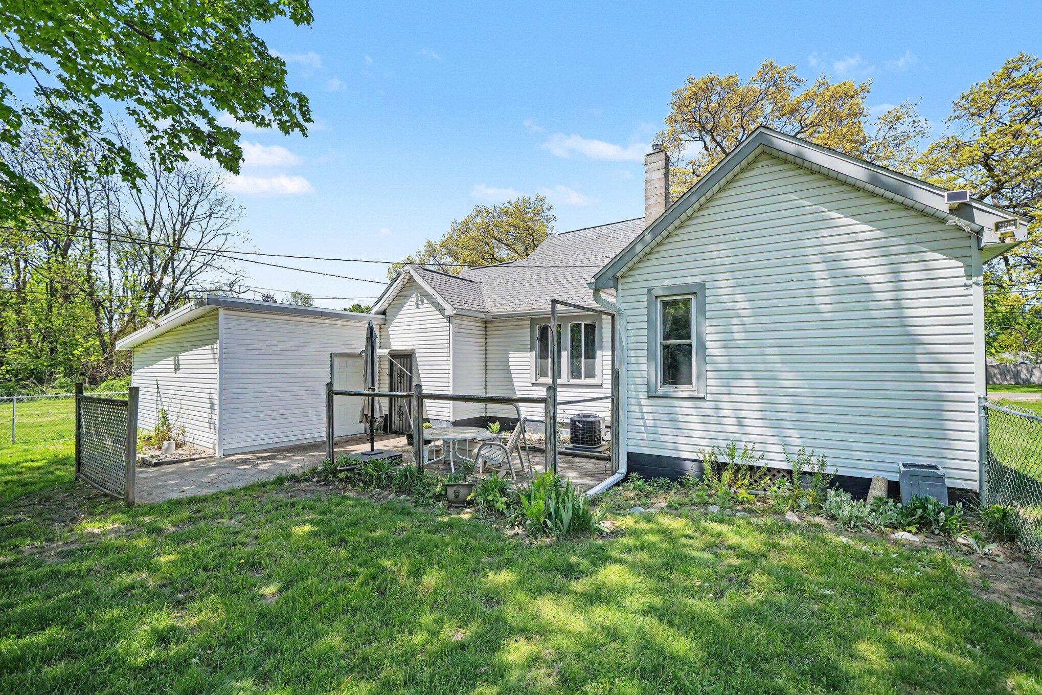 315 Pine Street Decatur, MI 49045 - Photo 5 of 31 002_file_1392