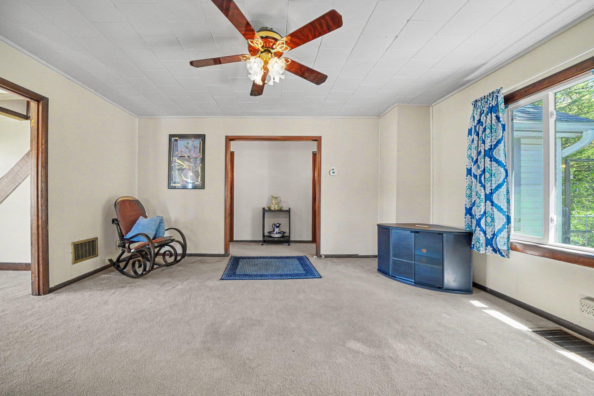 315 Pine Street Decatur, MI 49045 - Photo 10 of 31 005_file_6504