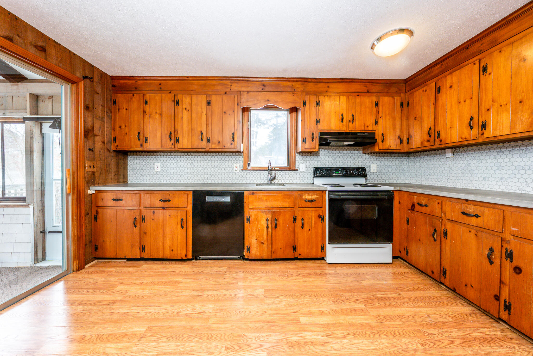 13 Rogers Road Harwich, MA 02645 - Photo 5 of 25 kitchen1