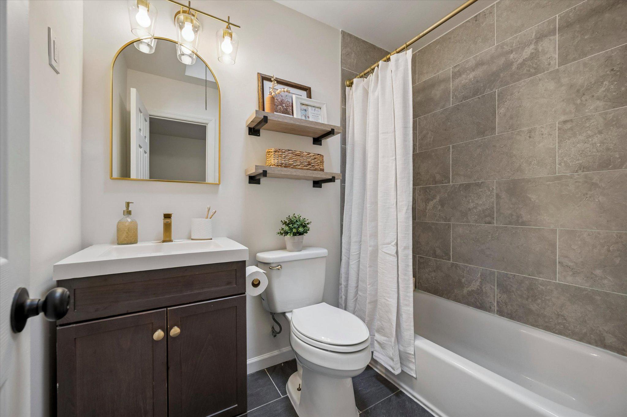 3344 Kayford Circle Philadelphia, PA 19114 - Photo 19 of 25 Hall Bathroom