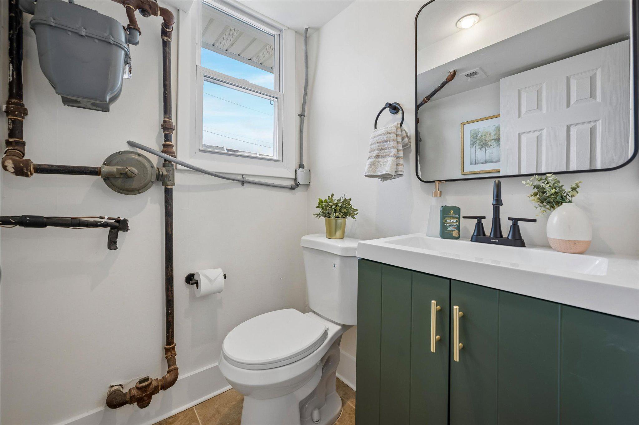 3344 Kayford Circle Philadelphia, PA 19114 - Photo 22 of 25 Powder Room Lower Level