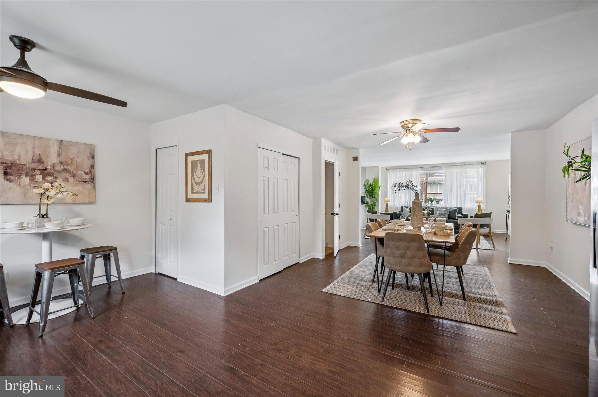 3344 Kayford Circle Philadelphia, PA 19114 - Photo 7 of 25 Spacious open-concept living area.