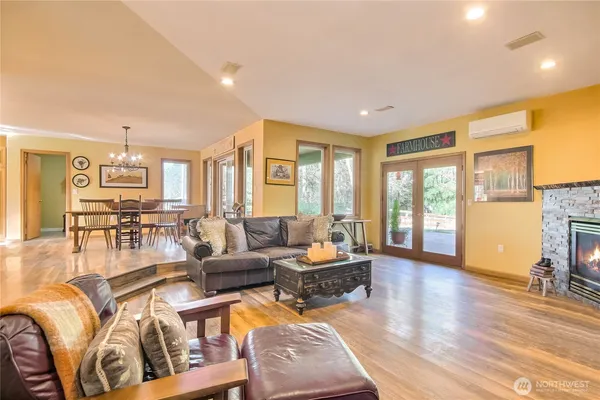 $950,000 | 24608 Southeast 387th Street, Enumclaw, WA 98022