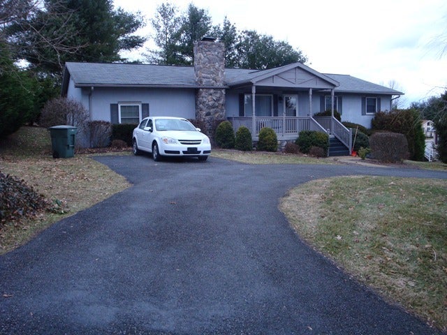 339 Farm Road Lewisburg, WV 24901 - Photo 1 of 39 Front