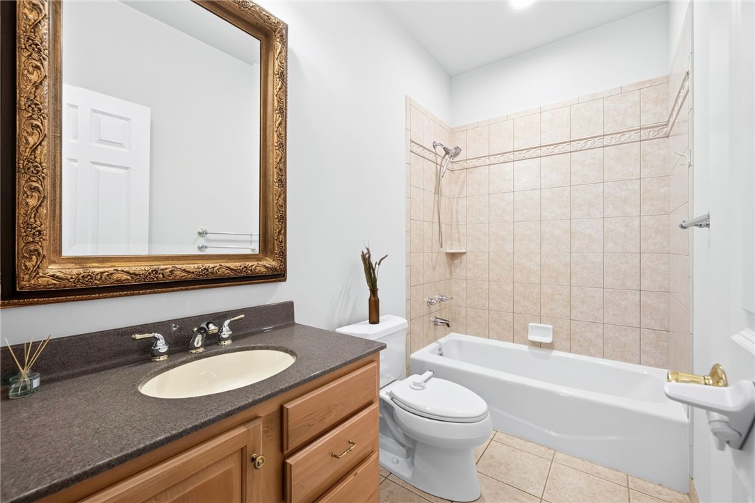 47 New London Road Henrietta, NY 14534 - Photo 30 of 44 Second full bathroom