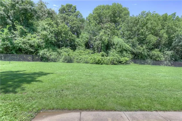 $525,000 | 124 Huntington Circle, Pittsburg, KS 66762