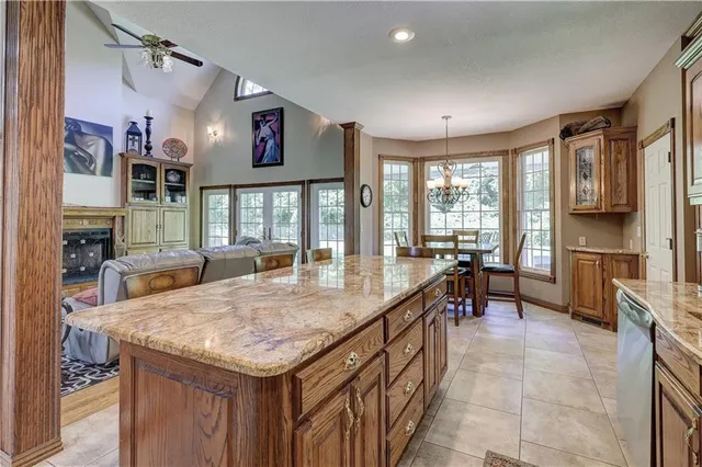 $525,000 | 124 Huntington Circle, Pittsburg, KS 66762