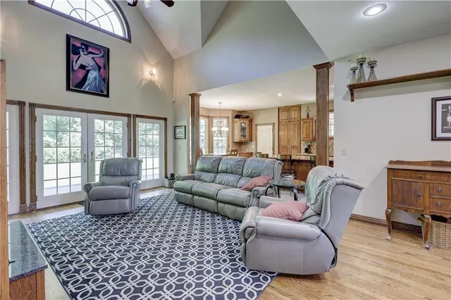 $525,000 | 124 Huntington Circle, Pittsburg, KS 66762