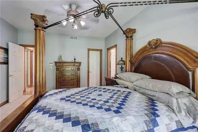 $525,000 | 124 Huntington Circle, Pittsburg, KS 66762