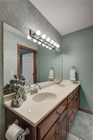 $525,000 | 124 Huntington Circle, Pittsburg, KS 66762