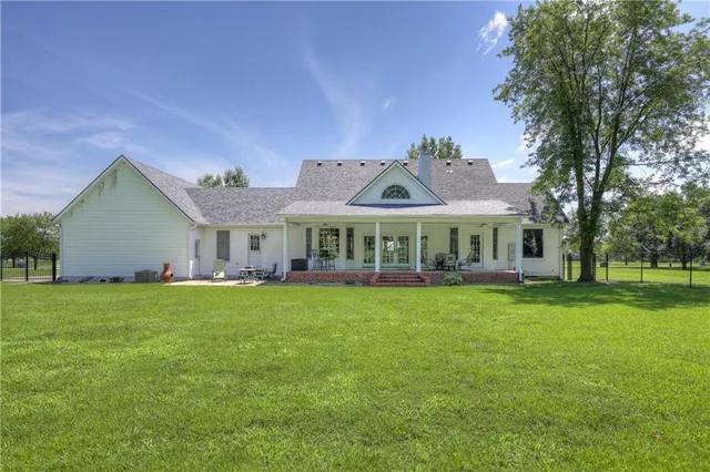 $525,000 | 124 Huntington Circle, Pittsburg, KS 66762
