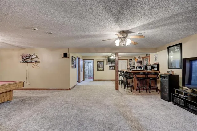 $525,000 | 124 Huntington Circle, Pittsburg, KS 66762