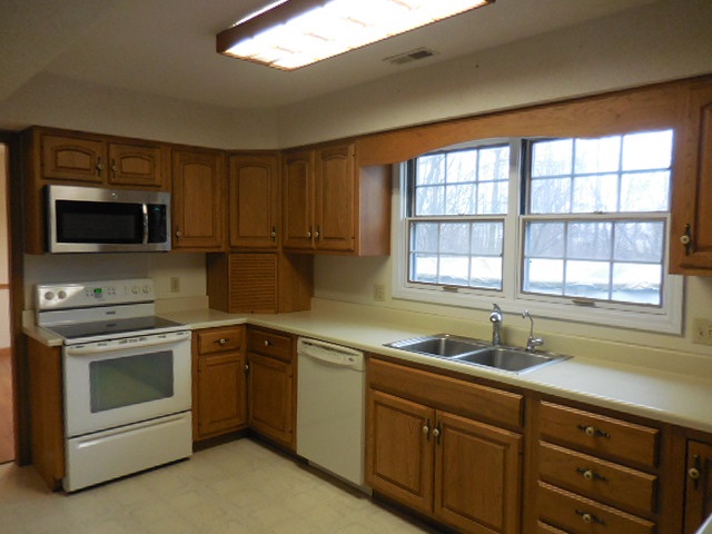 23024 Campbell Road Spencerville, IN 46788 - Photo 4 of 32 Gallery Image 4